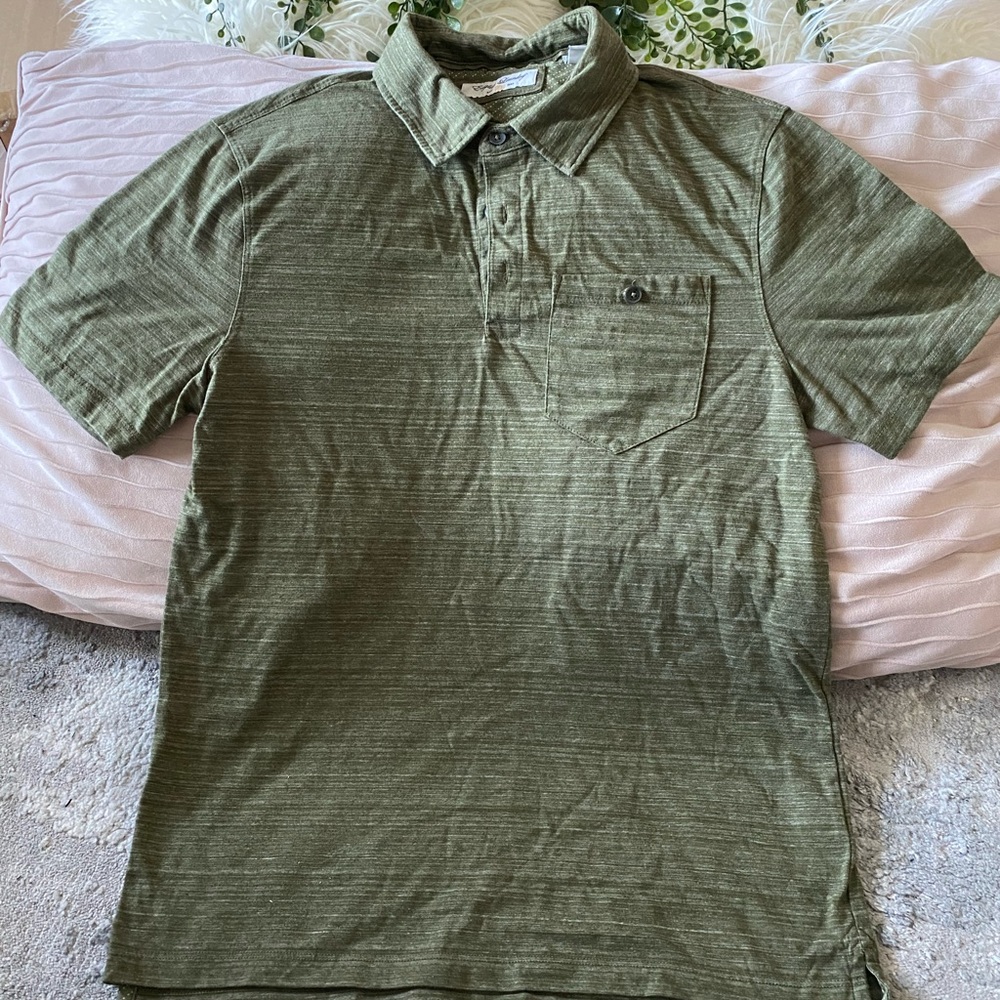 Boy’s Shirt green size small